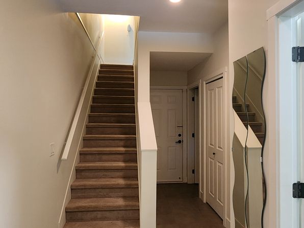 3 bedroom rental in Coquitlam — photo 3