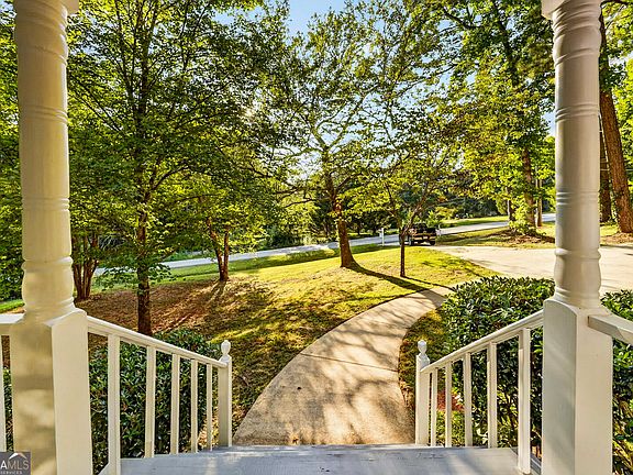 4th image of 106 McKinley Cir