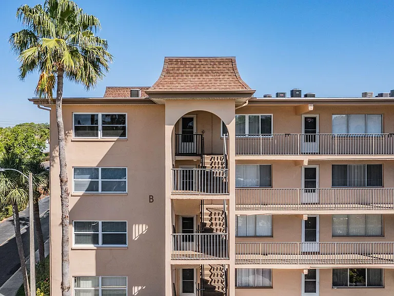 2525 W Bay Dr #B44 — Photo 28