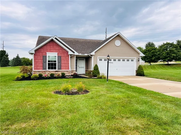 2989 Island Creek Dr, Medina, OH 44256