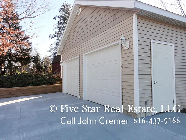 3180 Barry St — Photo 33