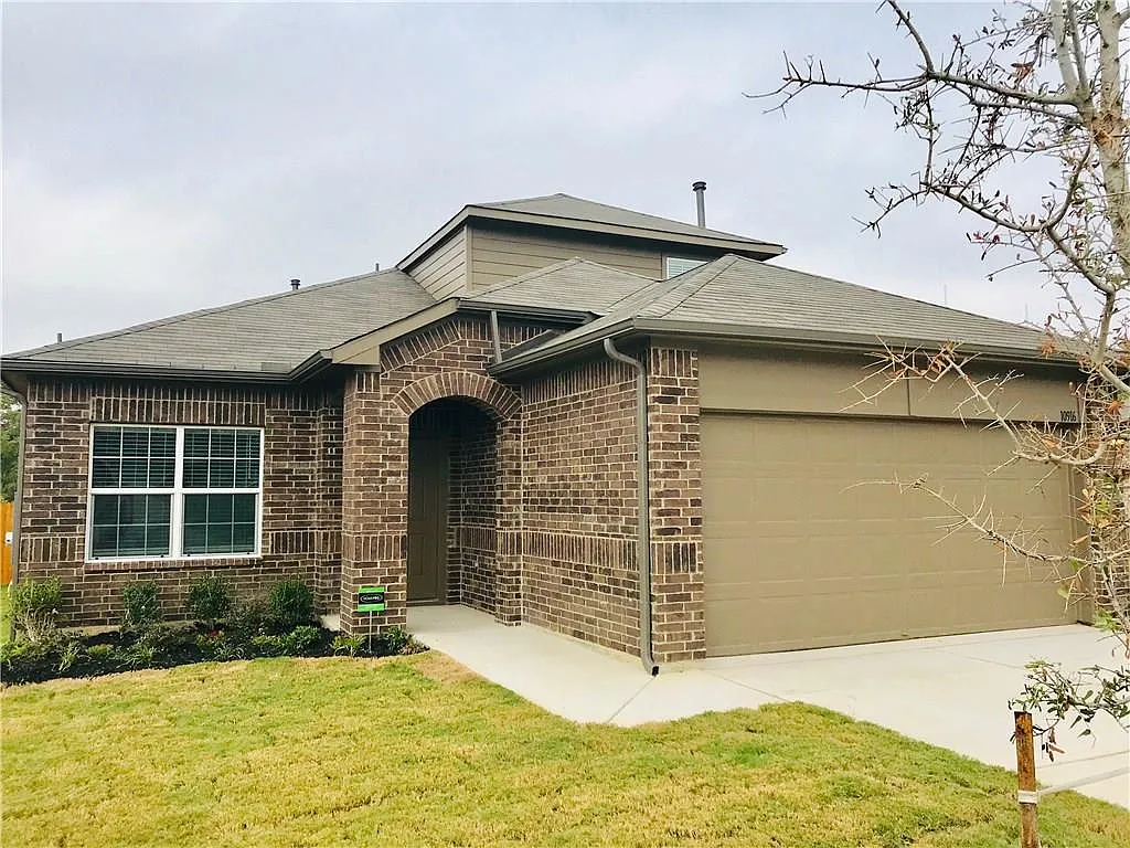 4 bed, 3.0 bath, 2372 sqft, $2,450 — Photo 1