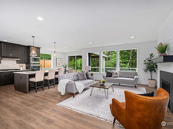 4th image of 14608 228th Avenue E