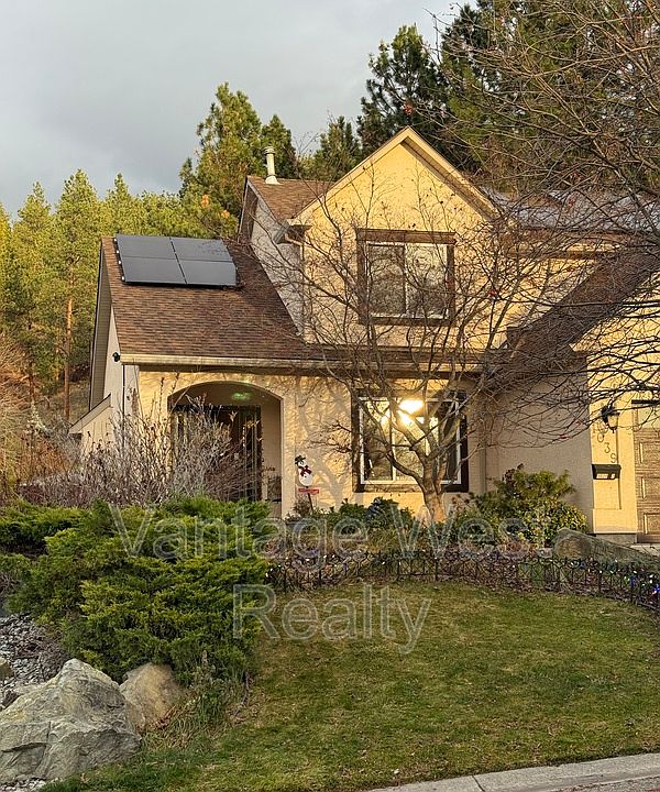 1st image of 1039B Chilcotin Cres