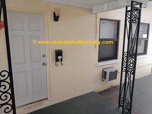1046 S Fort Harrison Ave #3 — Photo 2