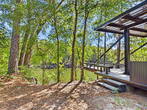 5th image of 1046 Country Rd #51