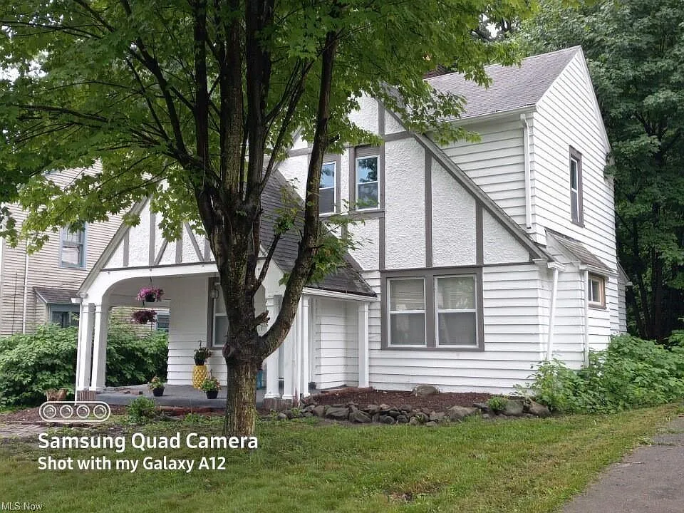 4026 Howard St photo 1