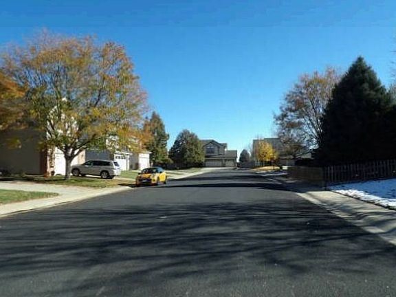 Exterior Neighborhood (street photo)