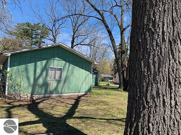 4th image of 1228 Hannah Ave