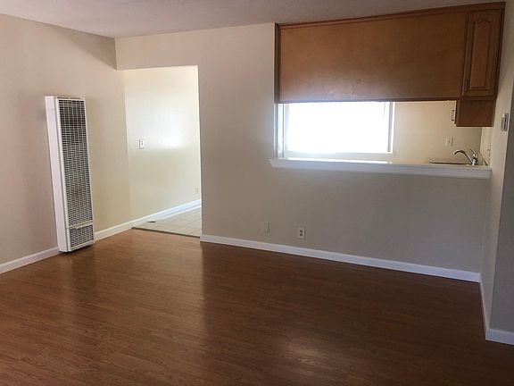 3rd image of 10362-4 Greenwood Dr