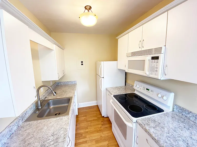 Dishwasher, Disposal, Glass Top Range, Built in Micro