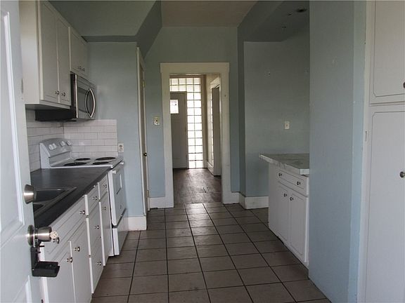 3rd image of 1715 Duss Ave