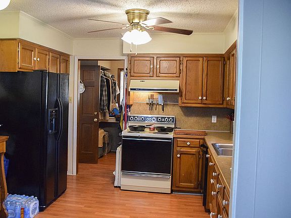 2nd image of 2704 Lynwood Dr