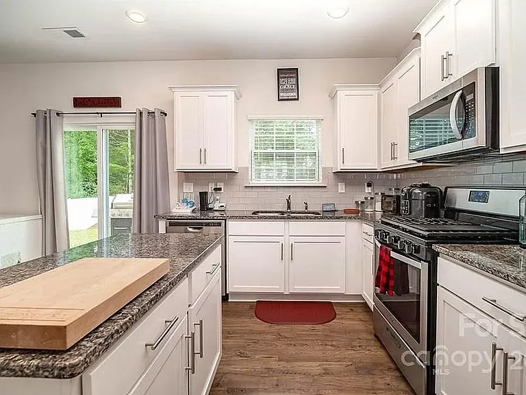 9807 Oak Barrel Ln — Photo 5
