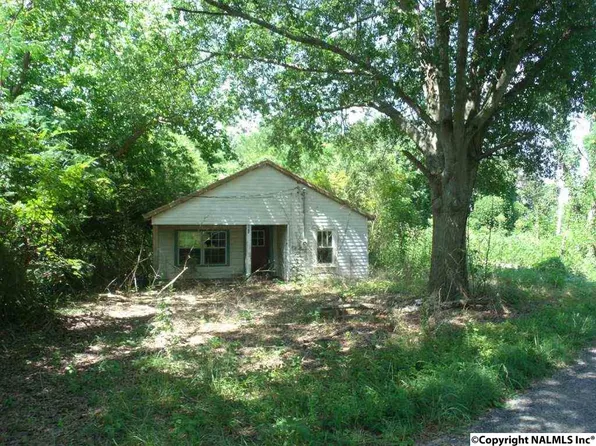 551 Cedar Ridge Dr, Union Grove, AL 35175