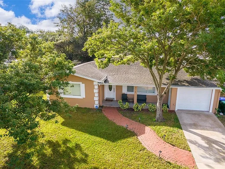814 Malone Dr — Photo 3
