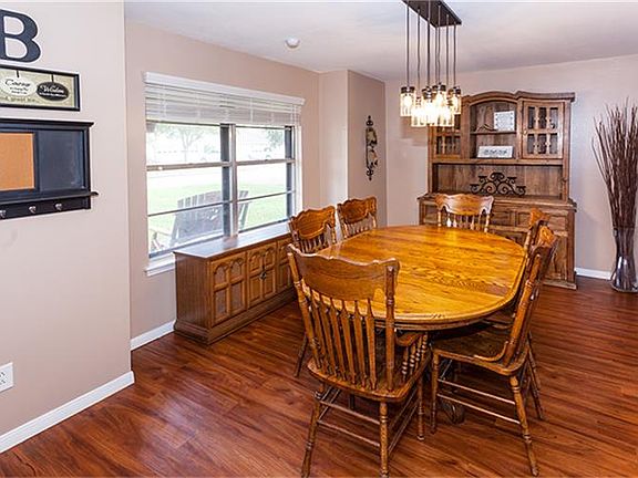 4th image of 1009 Sunset Cir