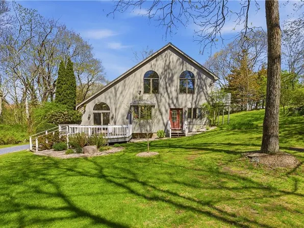 81 Seapowet Ave, Tiverton, RI 02878