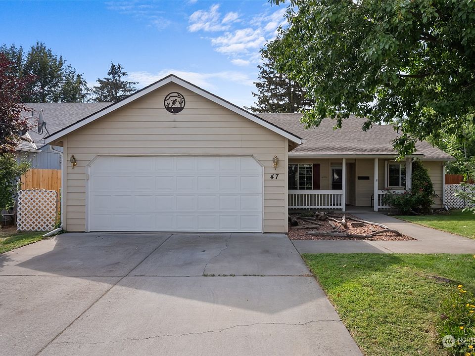 1st image of 47 NE Mulberry Court