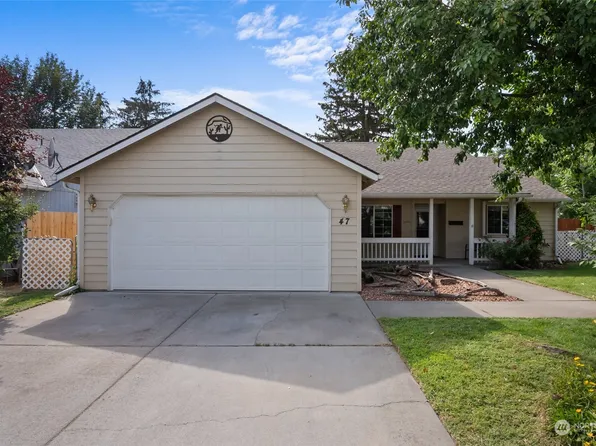 47 NE Mulberry Court, College Place, WA 99324