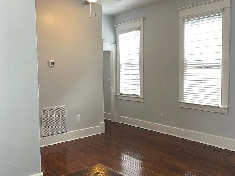 412 E Duffy St — Photo 24