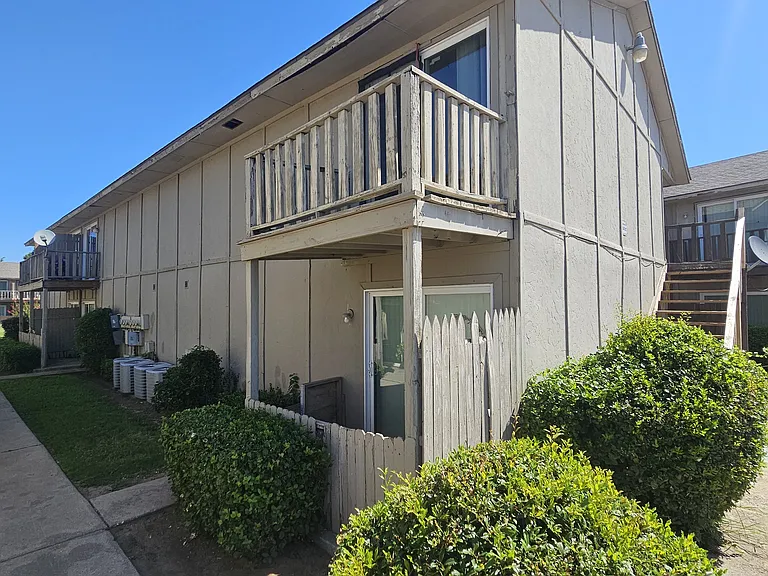Parkridge Apartments — Photo 2