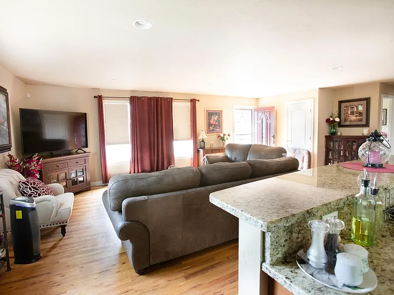 3401 S Glencoe St — Photo 13