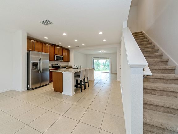 3rd image of 374 Annabelle Way