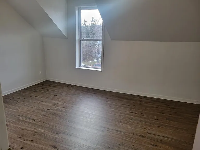 185 High St #4 — Photo 3