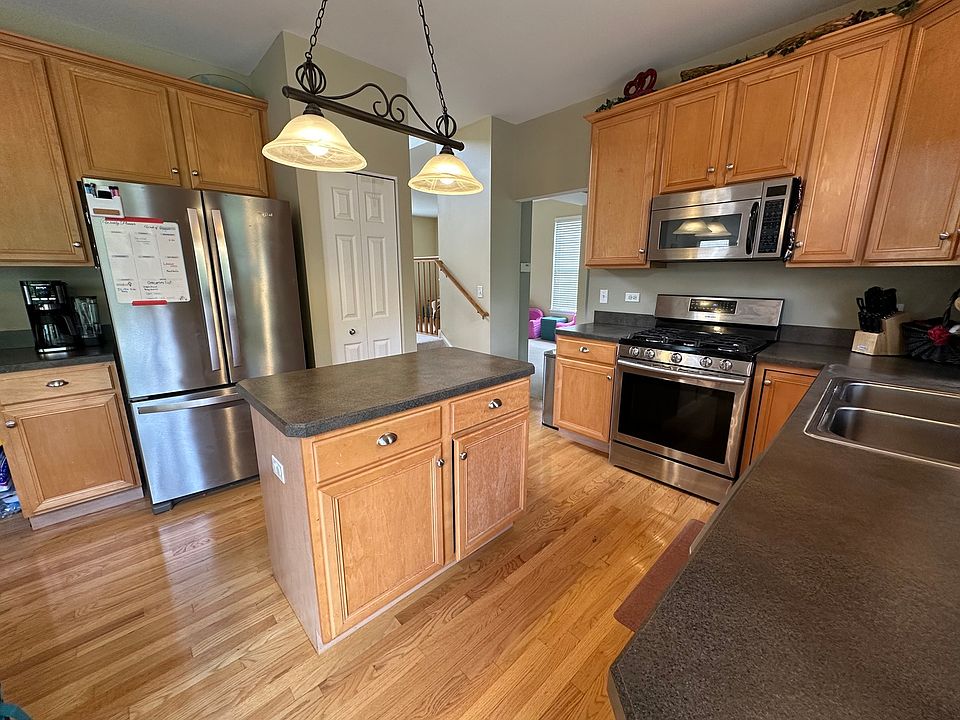 2nd image of 262 E Park Ave