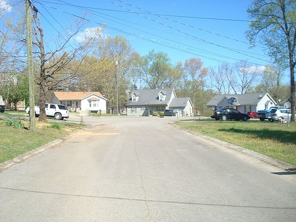 4th image of 208 Natchez Ct N