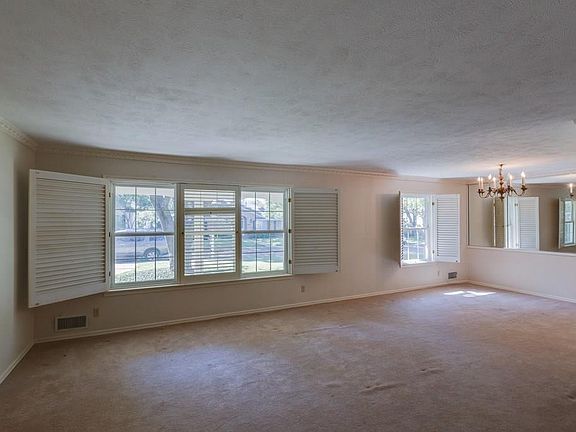 5th image of 9443 Gatetrail Dr