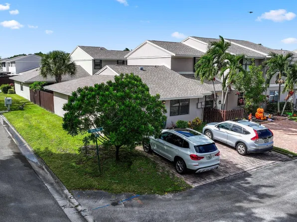 16421 Berry Way, Delray Beach, FL 33484