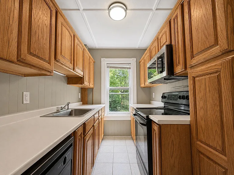 5 Hope St #1 — Photo 9