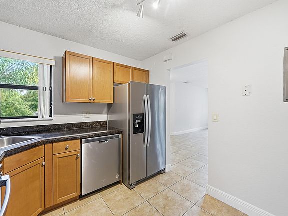4th image of 2486 NW 49th Terrace #762