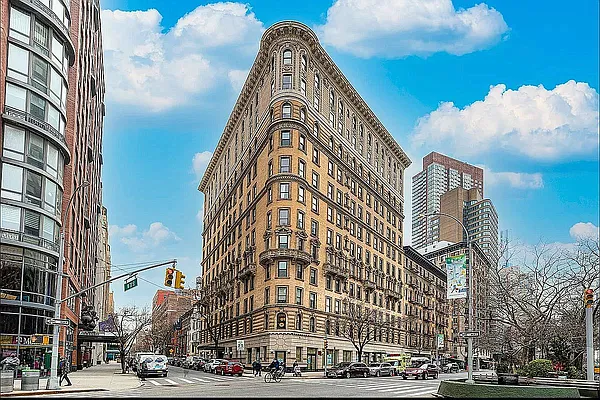 Rented by REAL New York | media 7