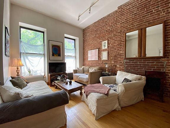 3rd image of 123 W 120th St