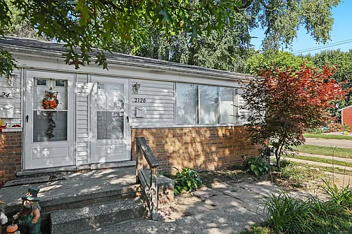 2758 Ackley Ave Photo 1