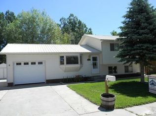 825 Yvonne Dr, Riverton, WY 82501
