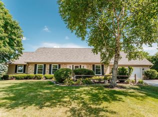 18180 Colline Vue Blvd, Brookfield, WI 53045