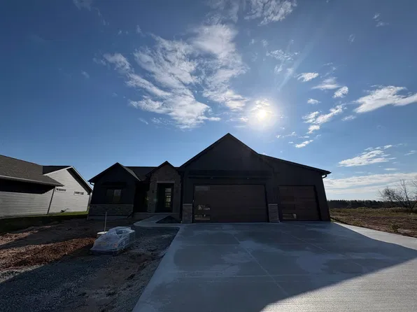 2994 Creekwood Dr, Green Bay, WI 54311