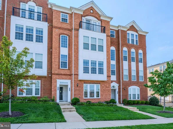 42677 Wardlaw Ter, Ashburn, VA 20147