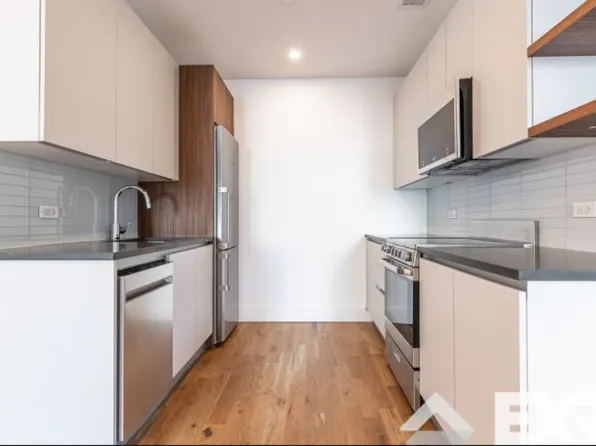 782 New York Avenue image 2 of 16