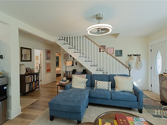 3rd image of 2122 E 43rd Street