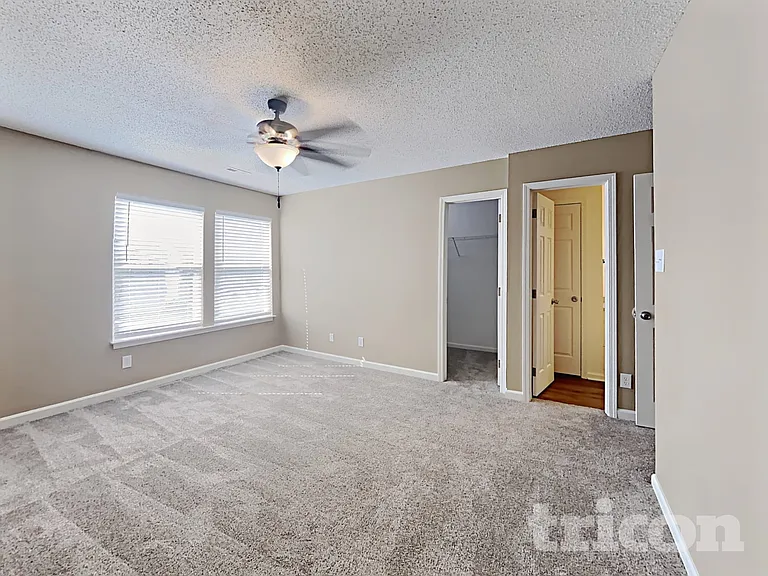 4525 Connaught East Dr — Photo 8