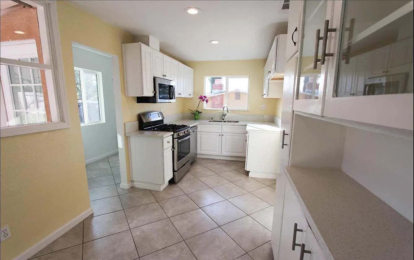 3 bed, 1194 sqft, $2,750 — Photo 2