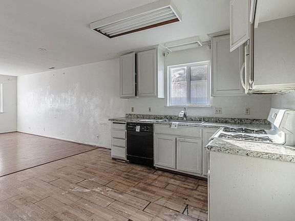 4th image of 616 Grant St