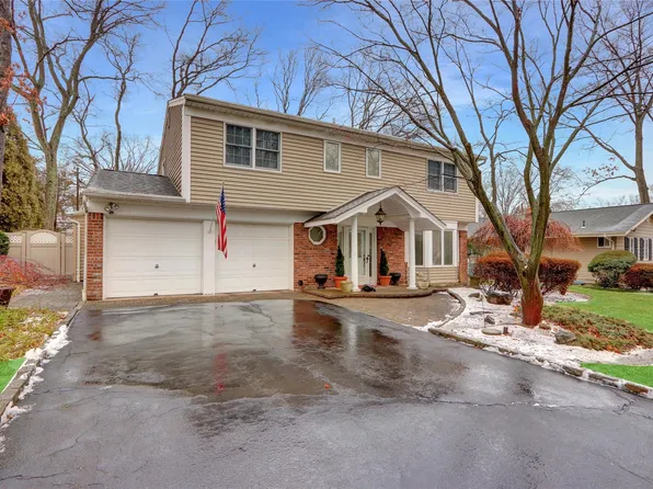 25 Cedarwood Lane, Commack, NY 11725