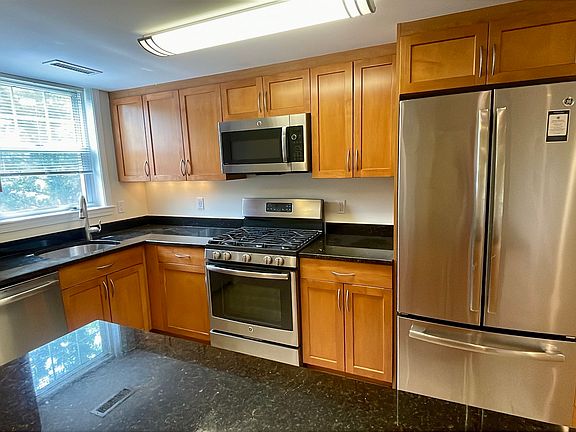 4th image of 85 Thornton Rd #85