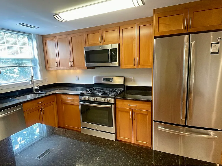 85 Thornton Rd #85 — Photo 4